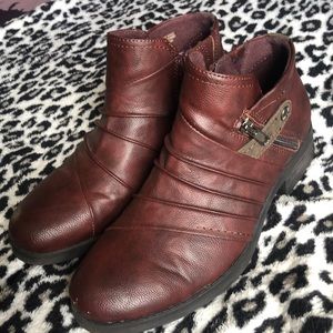 Earth Origins “Natalie” ankle boots